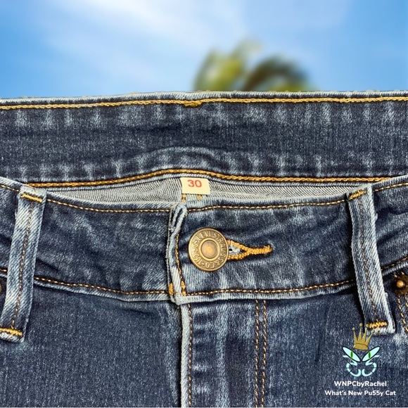 Levi’s Mid Length Cuffed Jean Shorts, Size 30 - Picture 2 of 8